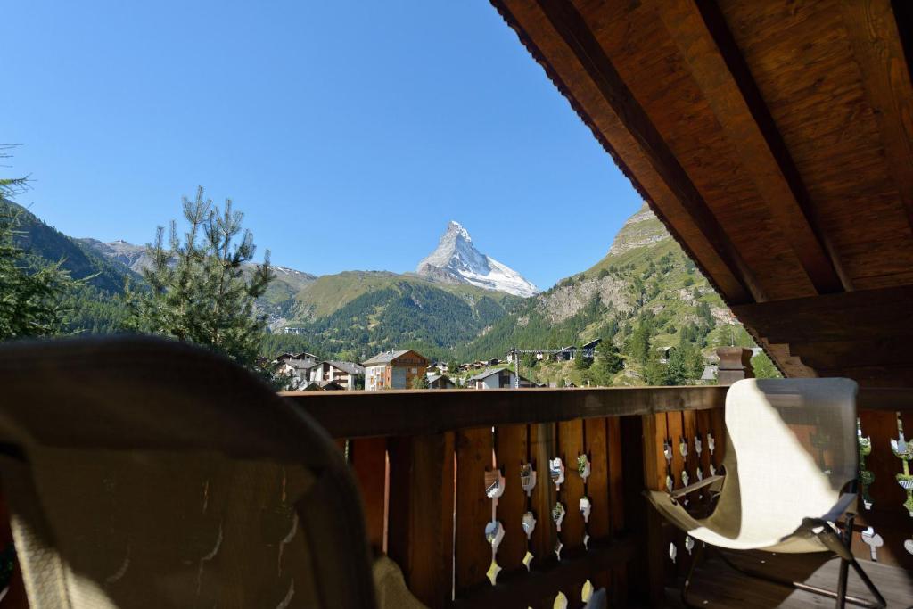 Chalet Kisseye With Heated Pool And Matterhorn Views Daire Zermatt Oda fotoğraf